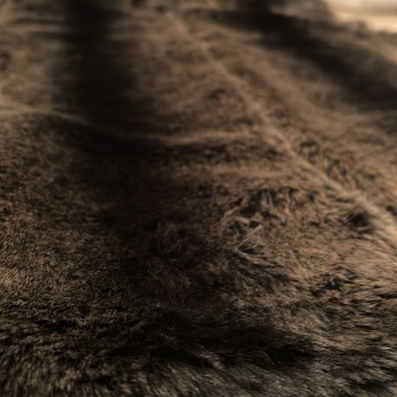 Kristen Blake XXL Black & Silver Reversible Faux Fur Vest Zippered w/ Pockets 🖤 - Picture 3 of 9